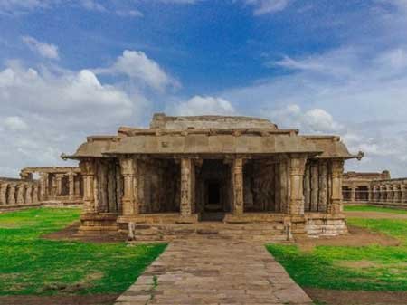 Taxi Service from Tirupati to Gandikota
